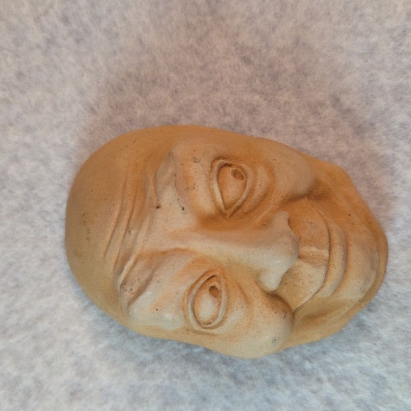 Olander Earthworks "Blush" Hanging Face - Picture 2 of 4